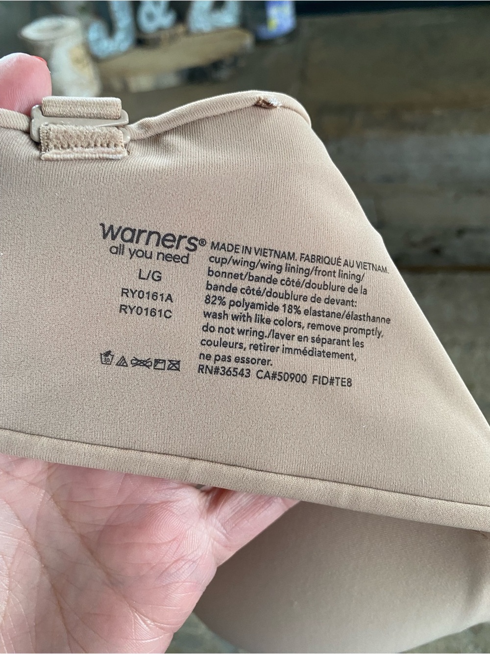 Warner’s Smoothing Nude Wireless Convertible Bra: Large - Picture 7 of 7